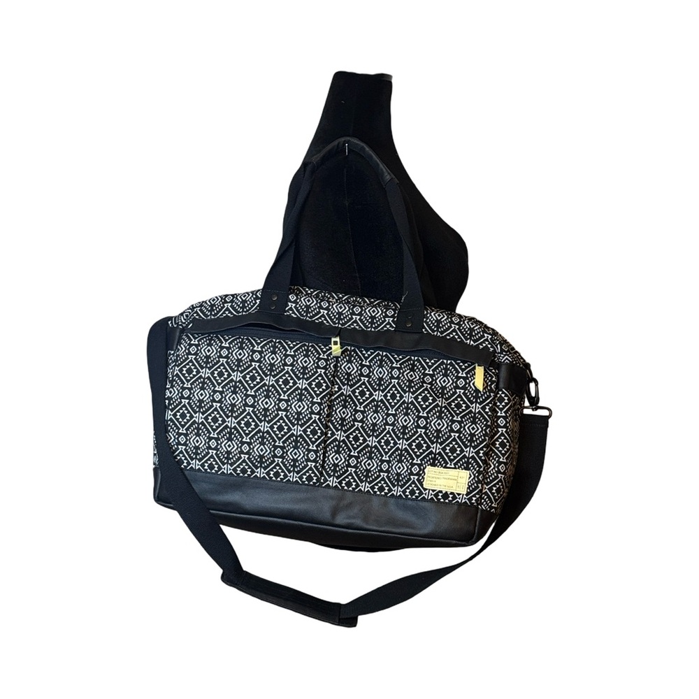 Stylish Black and White Travel Bag